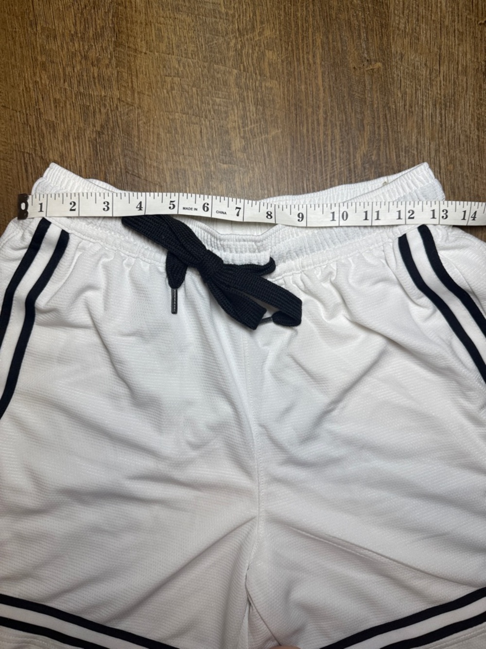 Nike Women’s White Fly Crossover Basketball Shorts with Black Trim Size Small - Picture 9 of 12